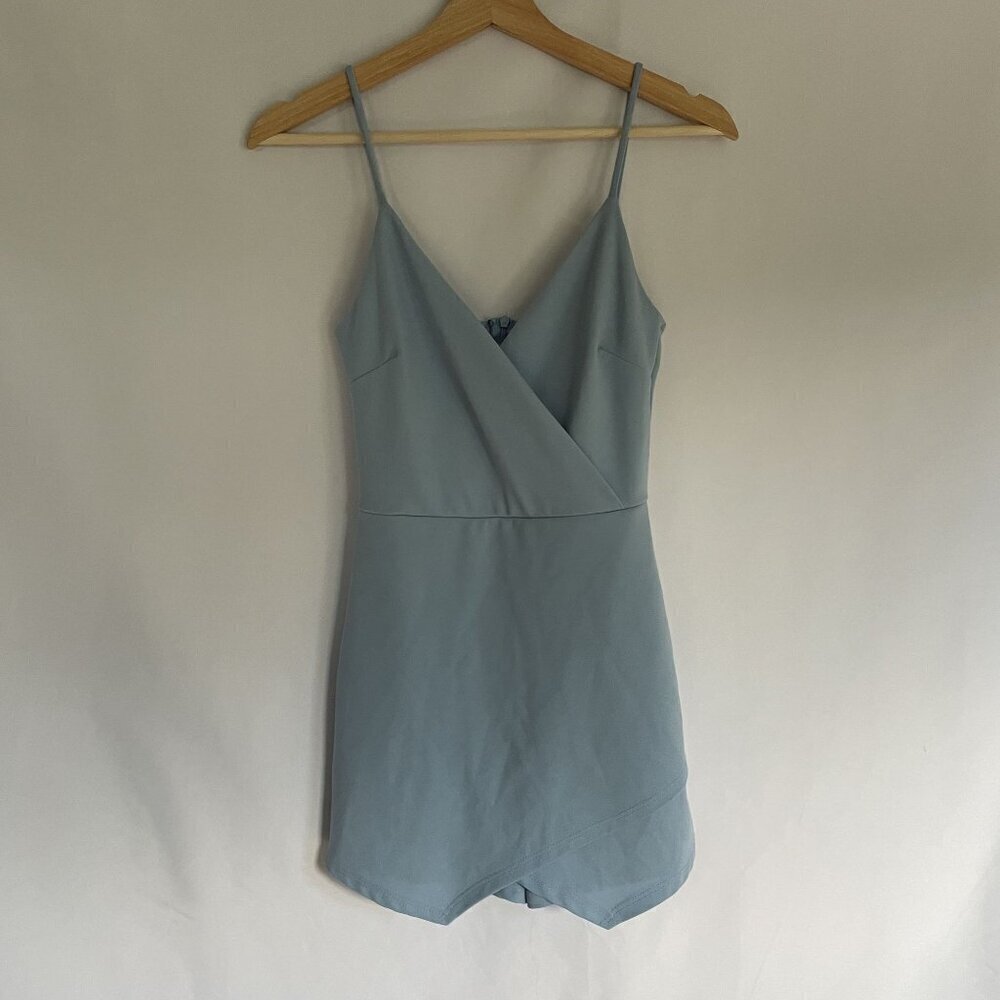 Akira powder blue romper spaghetti straps v-neck design women's‎ size small